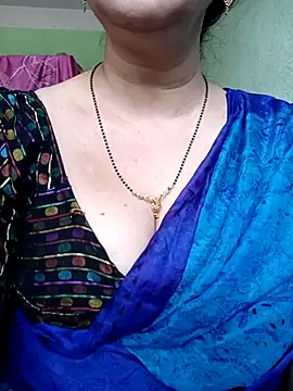 Snapshot of Rosy-B chatting on 03.17.25 Rosy-B online show from 03.17.25