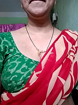 Snapshot of Rosy-B chatting on 09.13.25 Rosy-B online show from 09.13.25