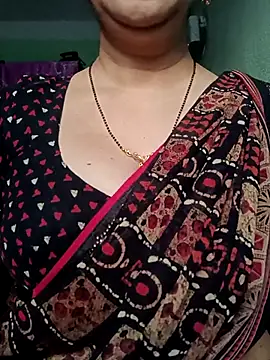 Snapshot of Rosy-B chatting on 11.29.25 Rosy-B online show from 11.29.25