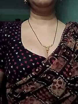 Snapshot of Rosy-B chatting on 11.30.25 Rosy-B online show from 11.30.25
