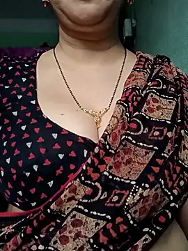 Snapshot of Rosy-B chatting on 12.03.25 Rosy-B online show from 12.03.25