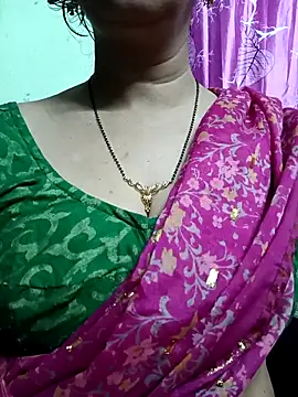 Snapshot of Rosy-B chatting on 12.19.25 Rosy-B online show from 12.19.25