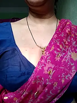 Snapshot of Rosy-B chatting on 02.13.26 Rosy-B online show from 02.13.26