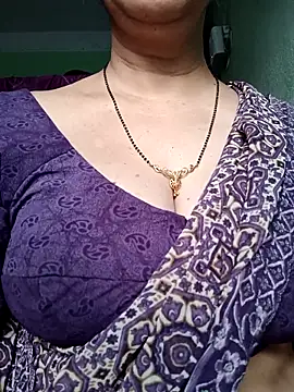 Snapshot of Rosy-B chatting on 02.18.26 Rosy-B online show from 02.18.26