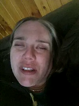 Snapshot of Off_the_Lesh chatting on 11.04.25 Off the Lesh online show from 11.04.25