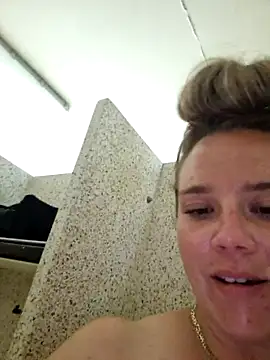 Snapshot of Off_the_Lesh chatting on 01.14.26 Off the Lesh online show from 01.14.26