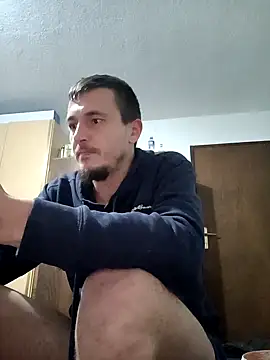 Snapshot of mayk18cm chatting on 12.15.24 mayk18cm online show from 12.15.24