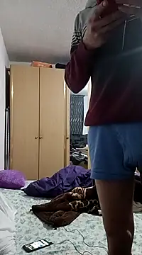 Snapshot of mayk18cm chatting on 12.30.24 mayk18cm online show from 12.30.24