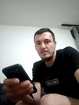 Snapshot of mayk18cm chatting on 01.09.25 mayk18cm online show from 01.09.25