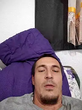 Snapshot of mayk18cm chatting on 10.31.25 mayk18cm online show from 10.31.25