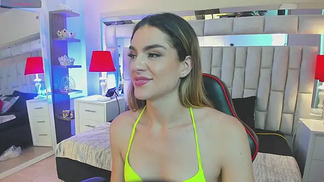 Snapshot of mariiahneedles chatting on 03.15.25 mariiahneedles online show from 03.15.25