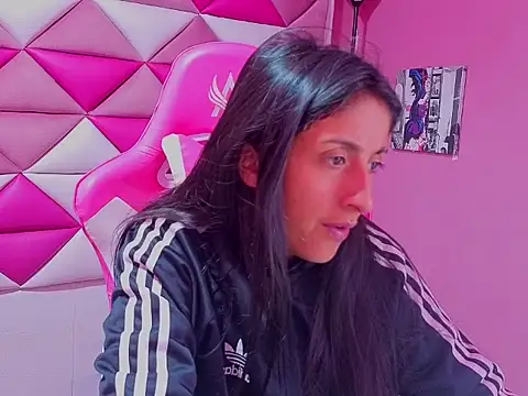 Snapshot of Cameron_cutte chatting on 10.10.25 Cameron cutte online show from 10.10.25