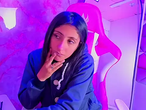 Snapshot of Cameron_cutte chatting on 10.21.25 Cameron cutte online show from 10.21.25