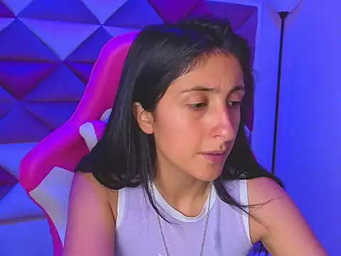 Snapshot of Cameron_cutte chatting on 11.05.25 Cameron cutte online show from 11.05.25