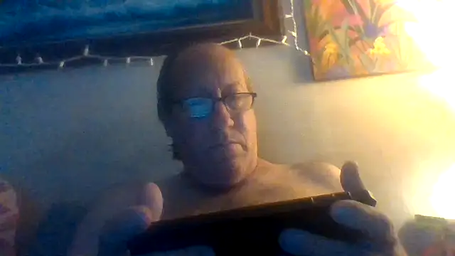 Snapshot of hornyrich69 chatting on 01.10.25 hornyrich69 online show from 01.10.25
