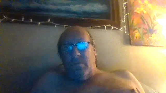 Snapshot of hornyrich69 chatting on 01.13.25 hornyrich69 online show from 01.13.25
