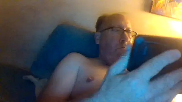 Snapshot of hornyrich69 chatting on 03.07.25 hornyrich69 online show from 03.07.25