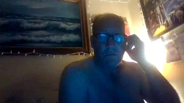 Snapshot of hornyrich69 chatting on 03.10.25 hornyrich69 online show from 03.10.25