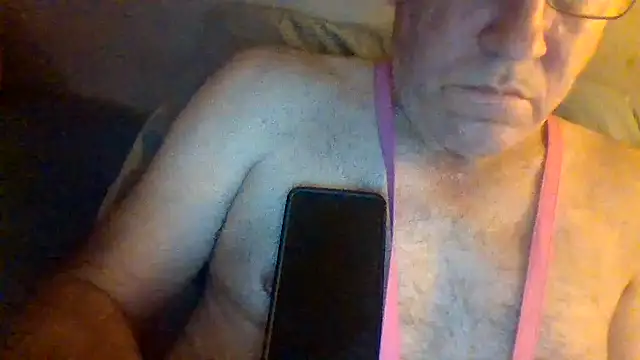 Snapshot of hornyrich69 chatting on 02.01.26 hornyrich69 online show from 02.01.26