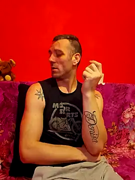 Snapshot of Aian09 chatting on 02.04.25 Aian09 online show from 02.04.25