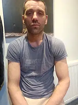 Snapshot of Aian09 chatting on 03.18.25 Aian09 online show from 03.18.25