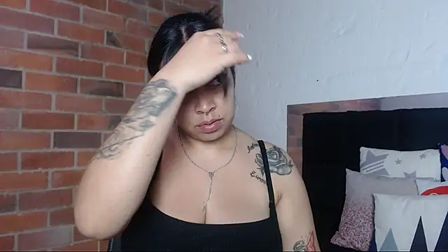 salome  hills1 online show from 09.10.25