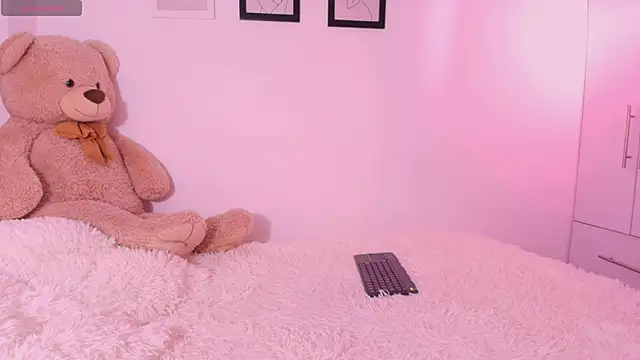 DannaHyde online show from 11.25.25