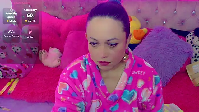 Snapshot of martina_bk chatting on 01.25.25 martina bk online show from 01.25.25