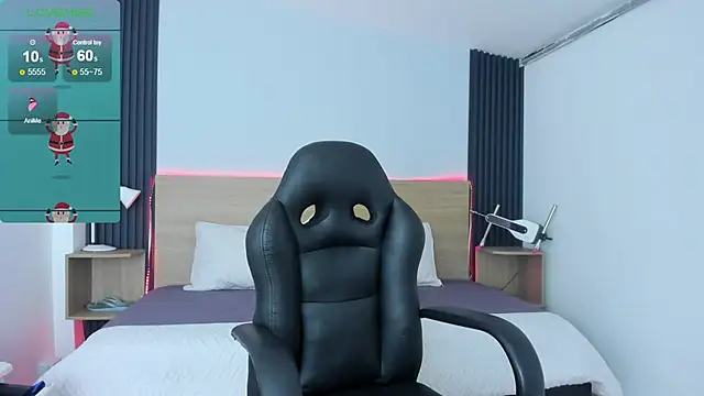 Snapshot of Chiqui_milk_ chatting on 11.30.25 Chiqui milk online show from 11.30.25