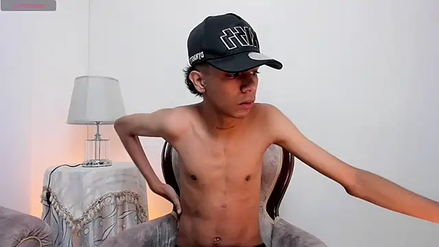 Snapshot of dikey_62 chatting on 12.14.24 dikey 62 online show from 12.14.24