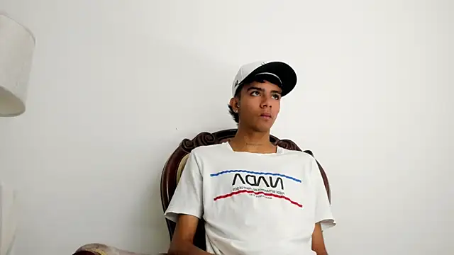 Snapshot of dikey_62 chatting on 02.18.25 dikey 62 online show from 02.18.25