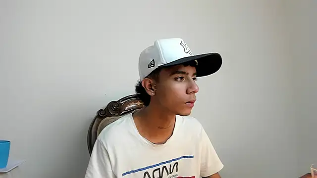 Snapshot of dikey_62 chatting on 02.19.25 dikey 62 online show from 02.19.25