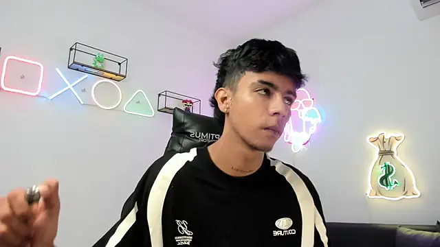 Snapshot of dikey_62 chatting on 03.10.25 dikey 62 online show from 03.10.25