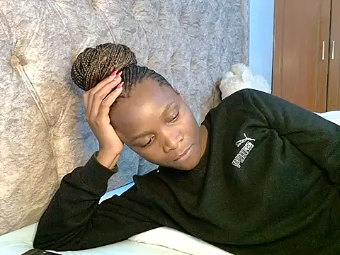 Snapshot of Naughty_Girl17 chatting on 12.15.25 Naughty Girl17 online show from 12.15.25