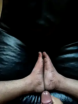 Snapshot of Village_0boy chatting on 12.18.25 Village 0boy online show from 12.18.25