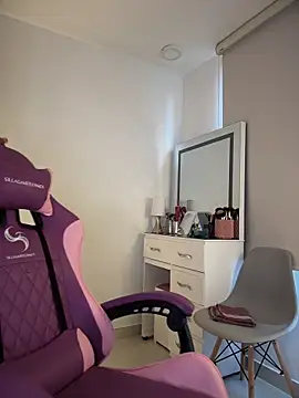 Snapshot of Hips_hannah chatting on 11.14.25 Hips hannah online show from 11.14.25