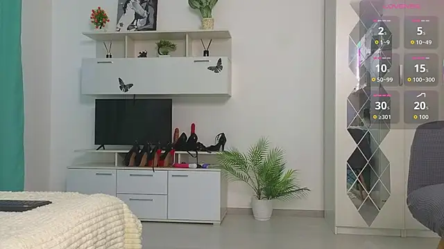 Molliblum online show from 06.08.26