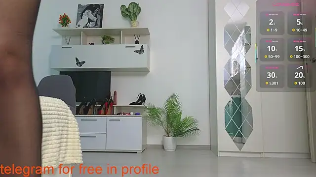 Molliblum online show from 07.11.26