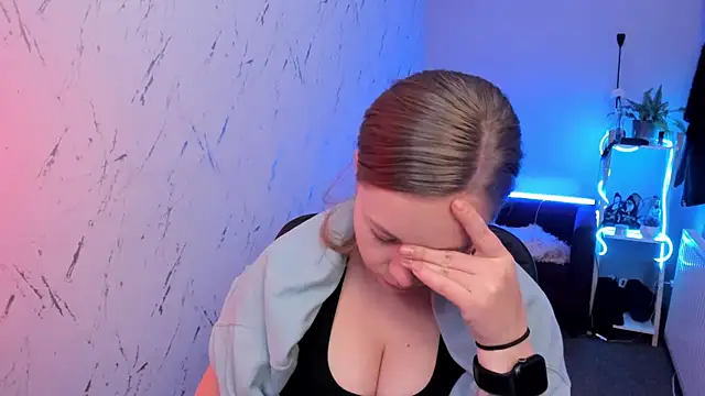 holly xglam online show from 04.29.26