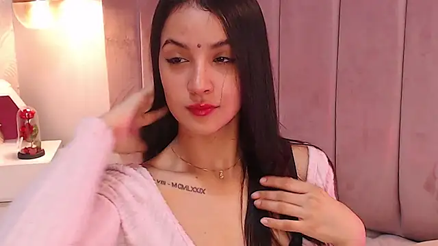 Snapshot of LeenaBrown chatting on 04.25.26 LeenaBrown online show from 04.25.26