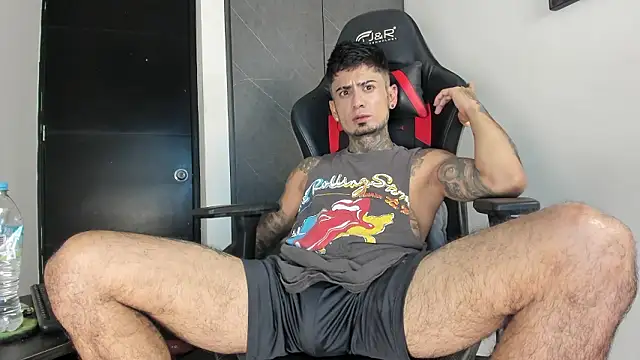 Snapshot of sergiio_mesa27 chatting on 03.18.26 sergiio mesa27 online show from 03.18.26