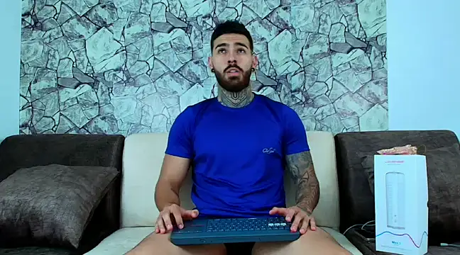 Snapshot of silvano_torres chatting on 01.22.25 silvano torres online show from 01.22.25