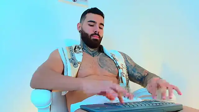 Snapshot of silvano_torres chatting on 01.08.26 silvano torres online show from 01.08.26