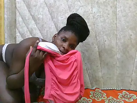 Snapshot of Sexy_Villagegal chatting on 10.31.25 Sexy Villagegal online show from 10.31.25