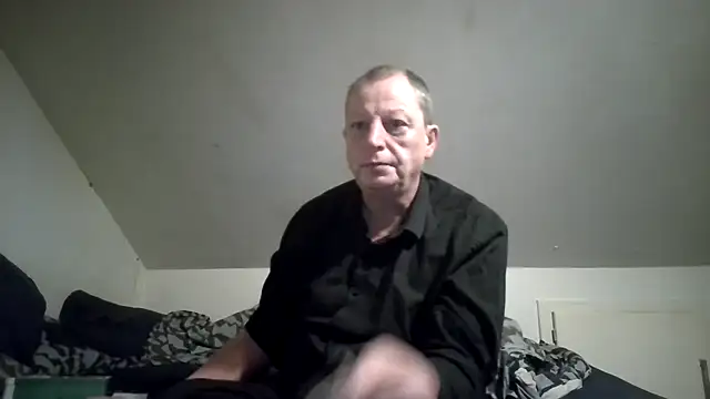 Snapshot of chubbybear2cum chatting on 03.15.26 chubbybear2cum online show from 03.15.26