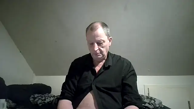 Snapshot of chubbybear2cum chatting on 03.20.26 chubbybear2cum online show from 03.20.26