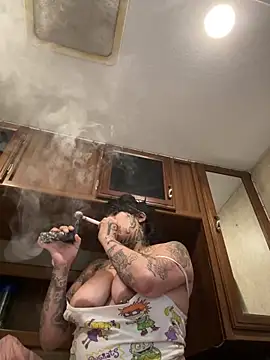 Snapshot of Lilbabbby chatting on 01.02.25 Lilbabbby online show from 01.02.25