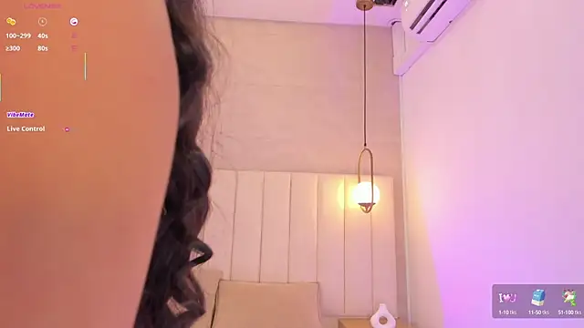 Snapshot of _Dahiana chatting on 03.20.25 Dahiana online show from 03.20.25