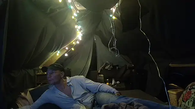 Snapshot of 38koppel1985 chatting on 10.12.25 38koppel1985 online show from 10.12.25