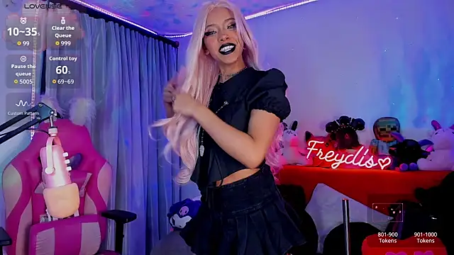 Snapshot of Miss_freydis chatting on 02.14.26 Miss freydis online show from 02.14.26